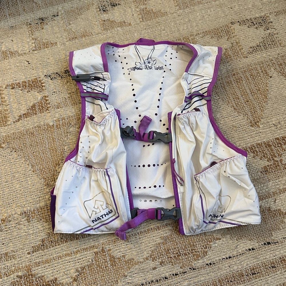 Nathan 4L running vest